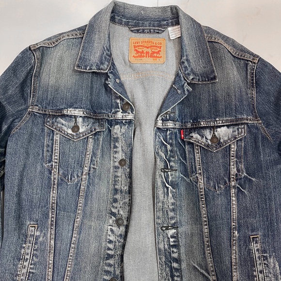 Levi’s Denim Jacket - Picture 2 of 4